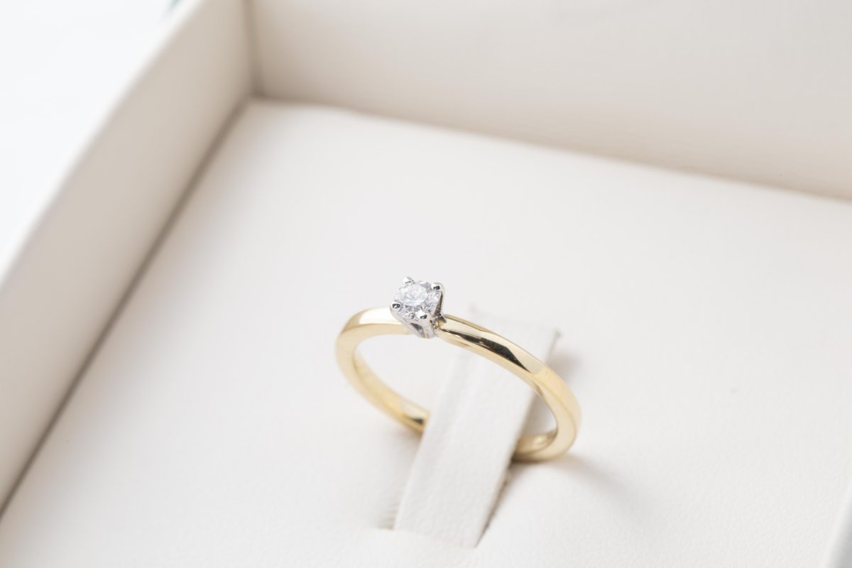 Anillo de compromiso con diamante 0.15ct