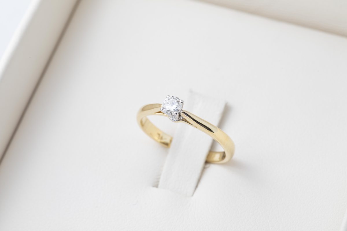 Anillo de compromiso con diamante 0.18ct