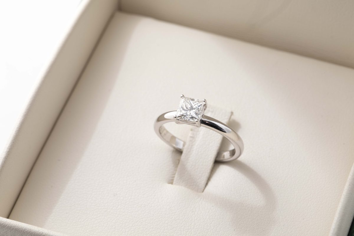 Anillo de compromiso con diamante 0.70ct