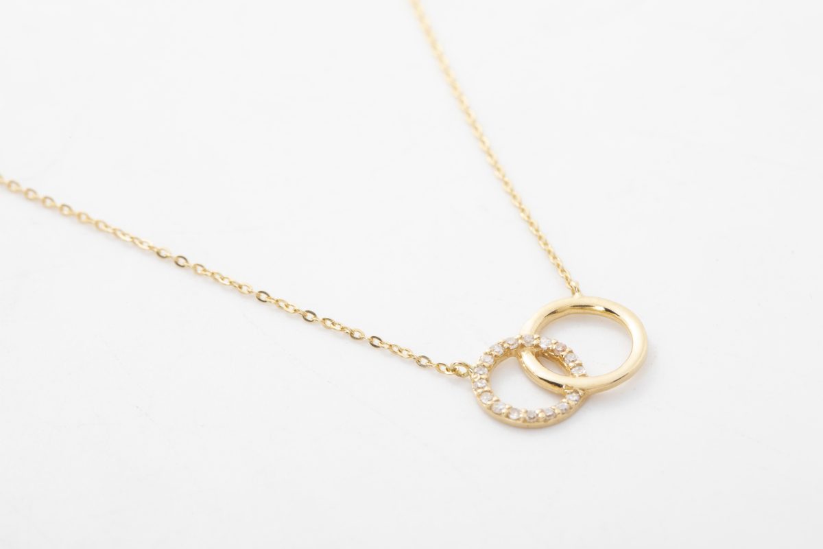 Collar dos círculos con diamantes