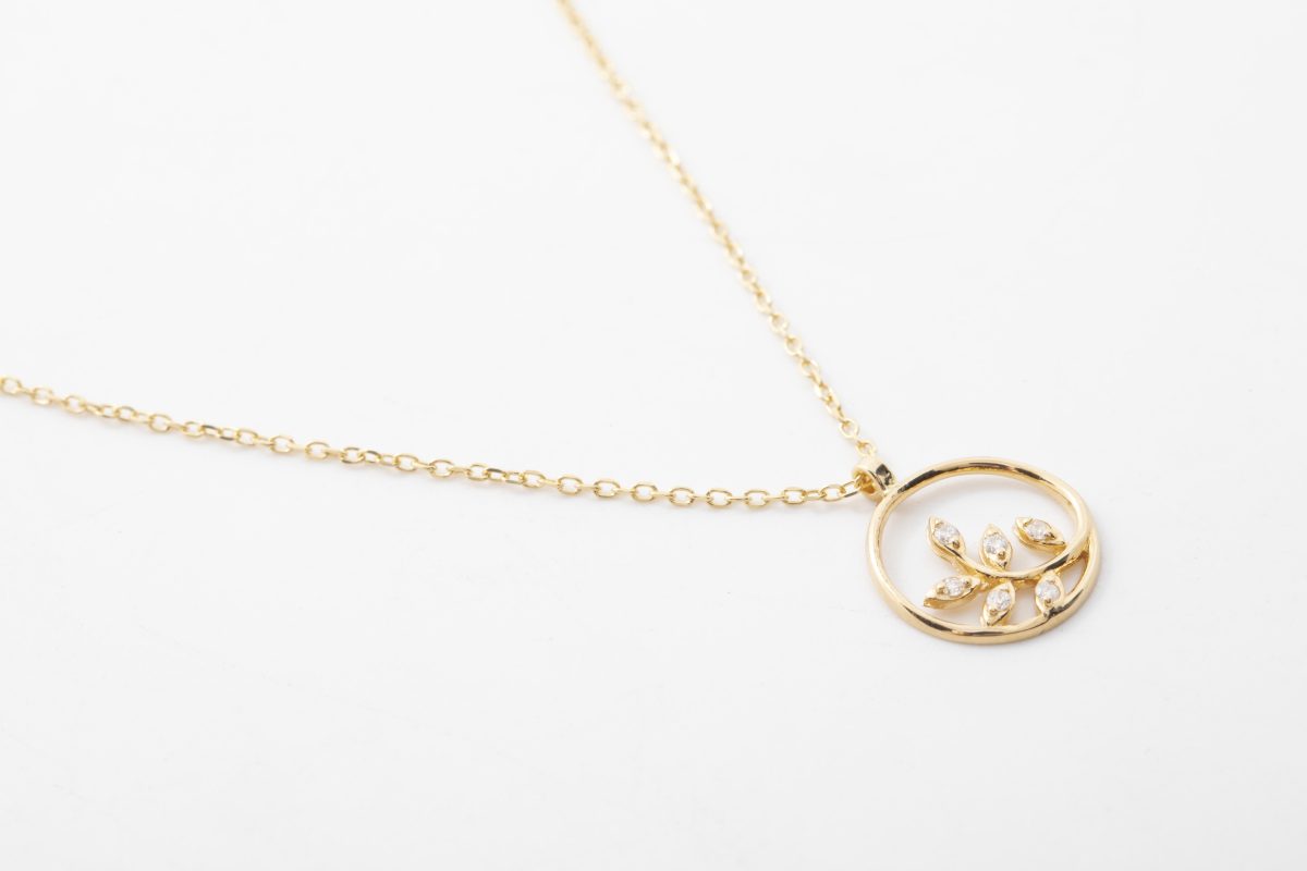 Collar con diamantes