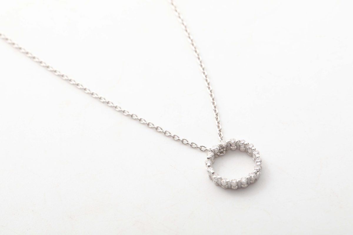 Collar círculo de la vida con diamantes