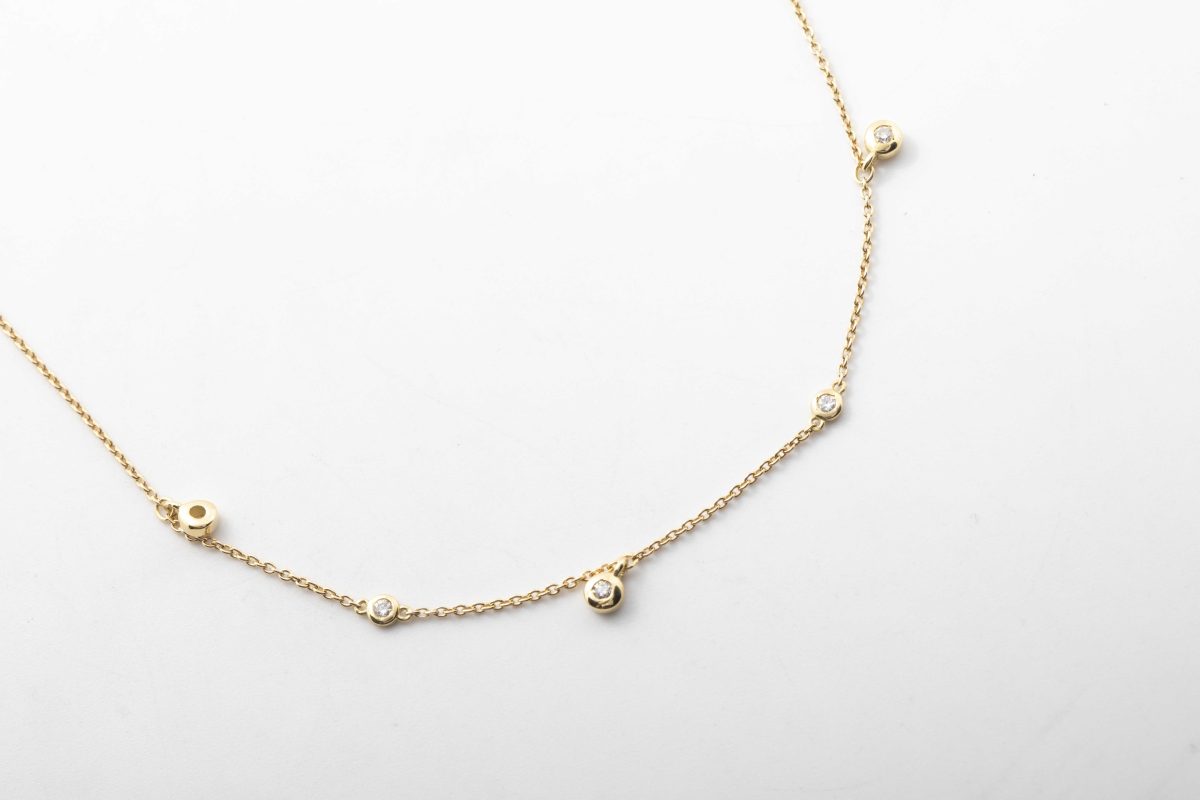 Collar con diamantes