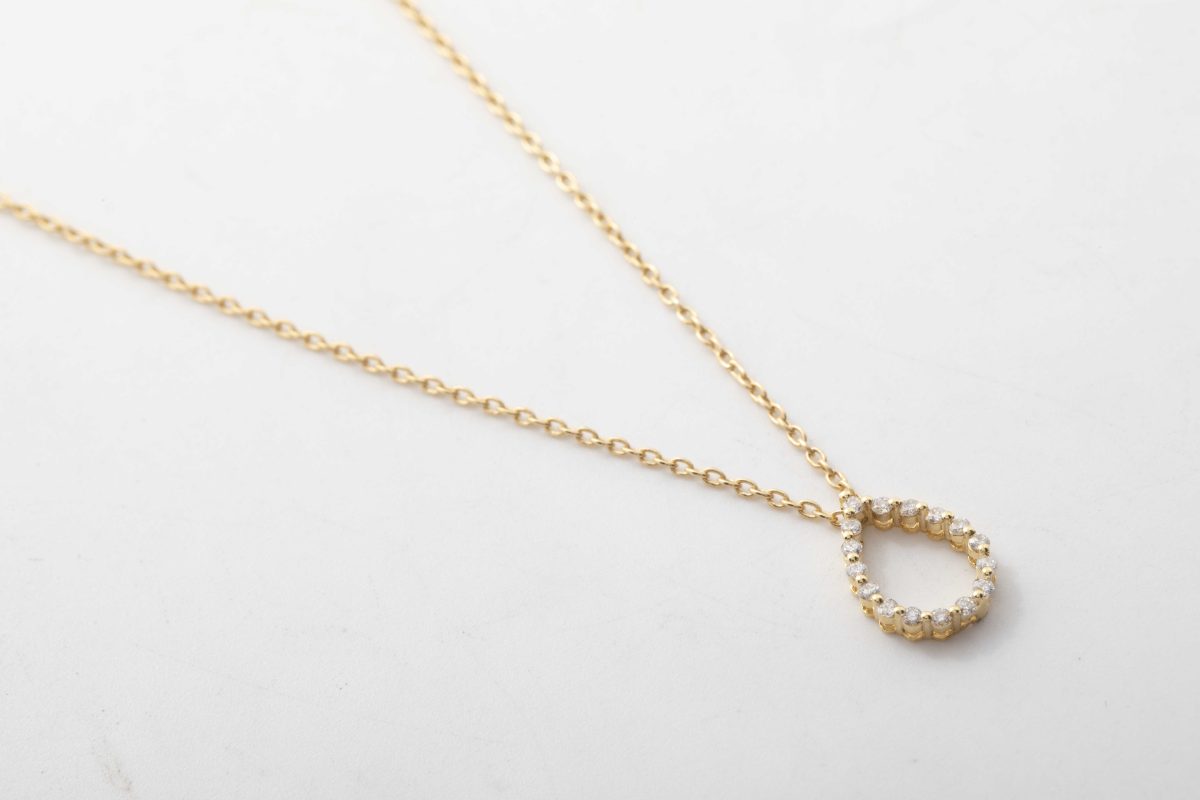 Collar gota con diamantes