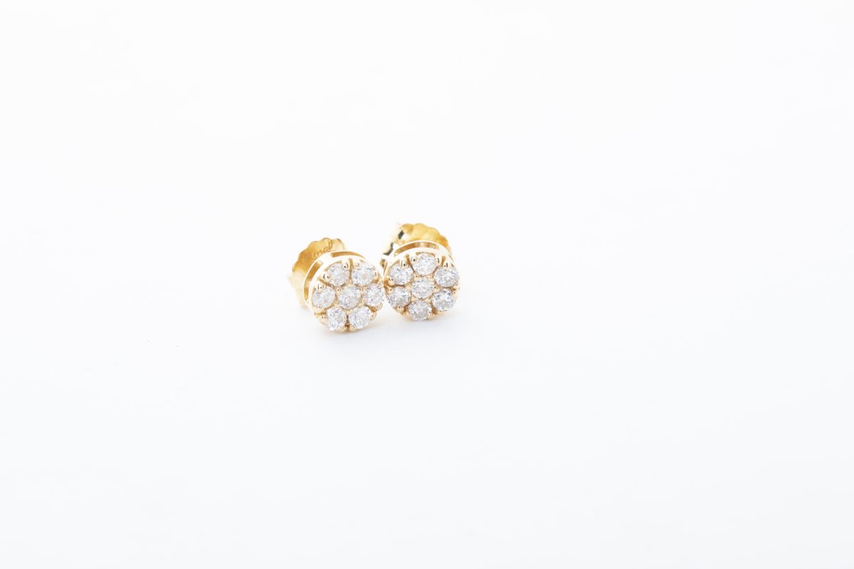 Aretes redondos con diamantes