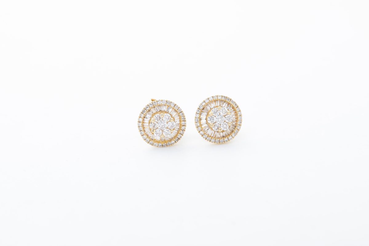 Aretes redondos con diamantes