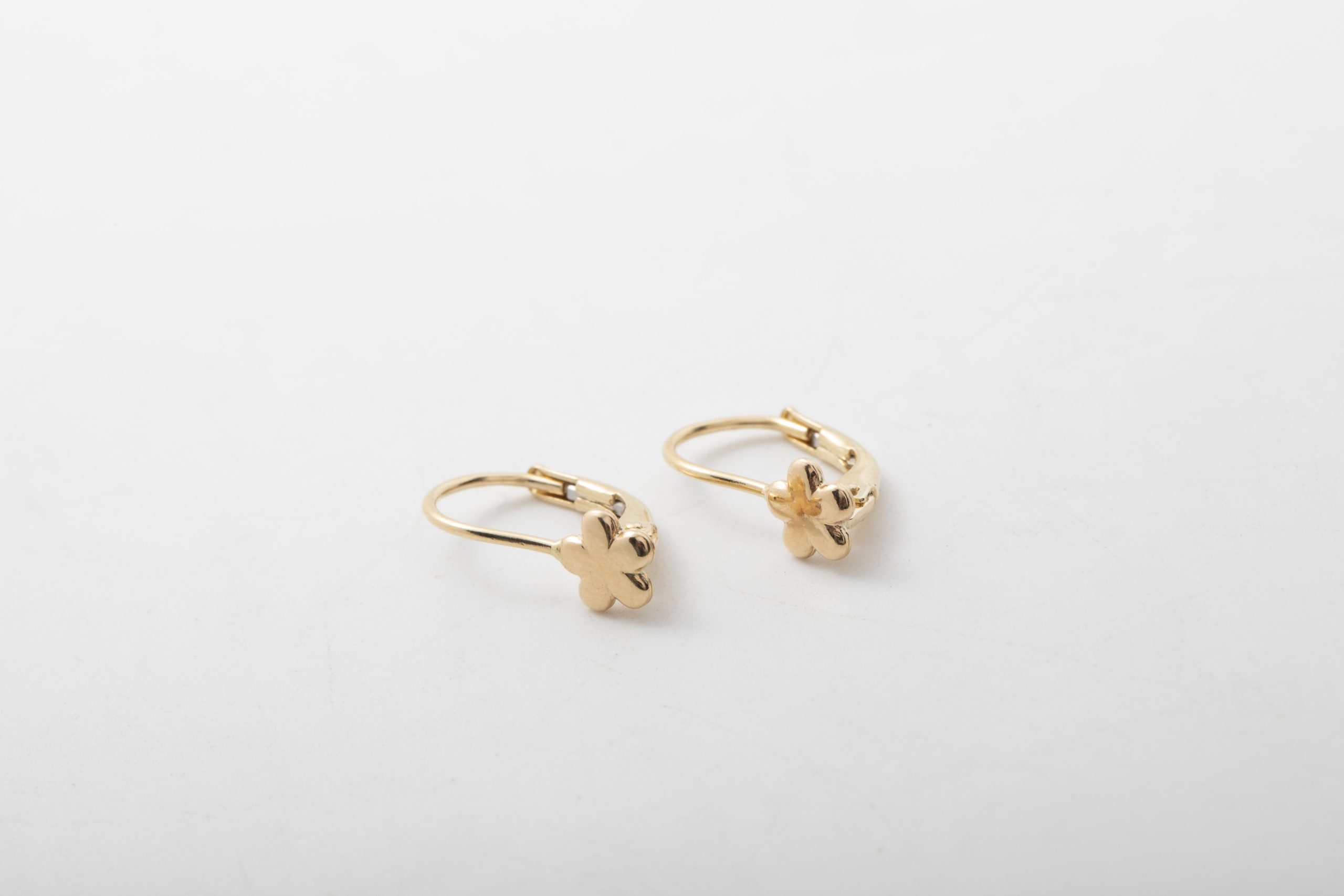 Argollas flor para niña