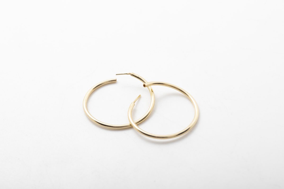 Argollas delgadas en oro amarillo