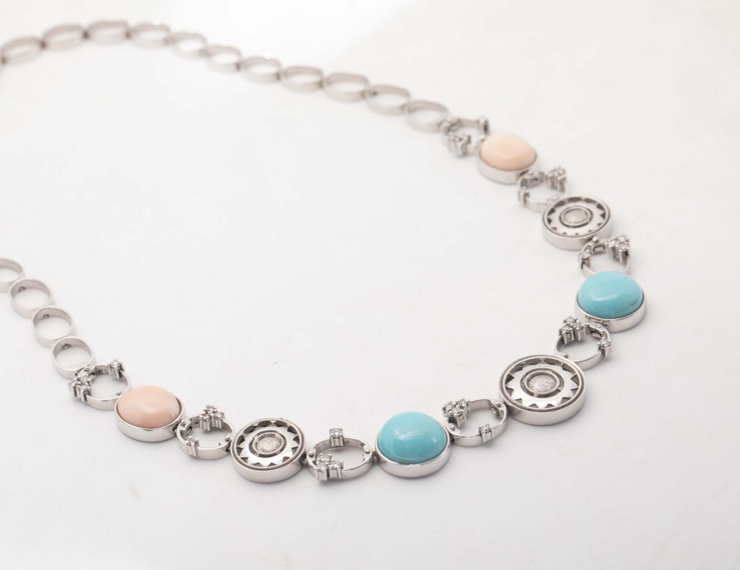 Collar con turquesas y corales