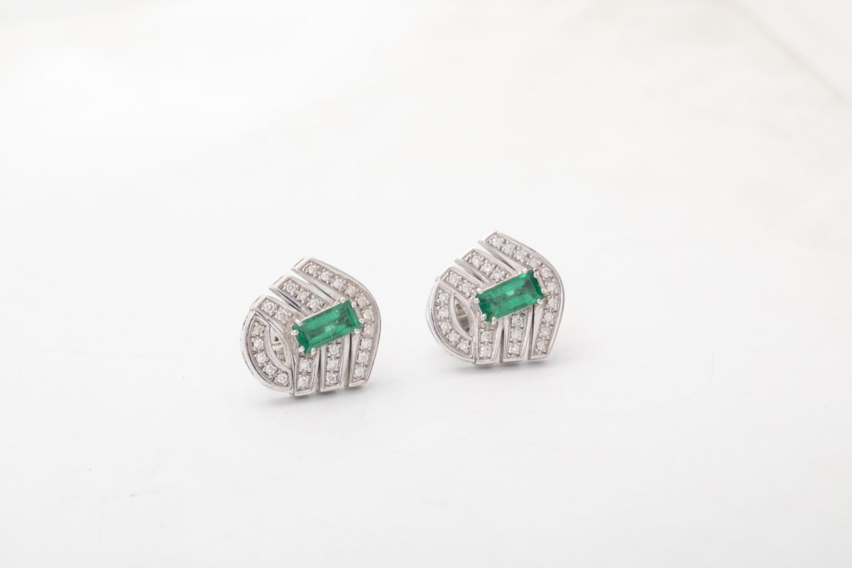 Aretes con esmeraldas y diamantes
