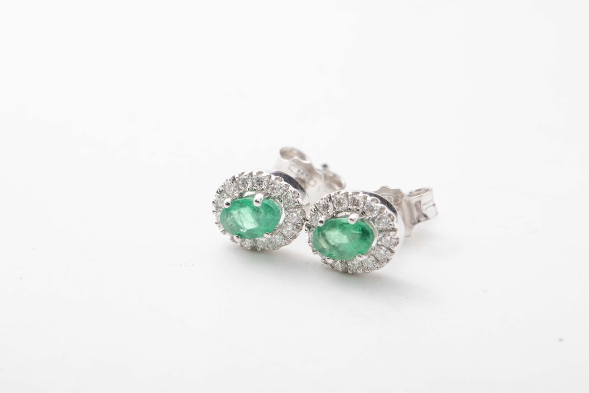 Aretes con esmeraldas y diamantes