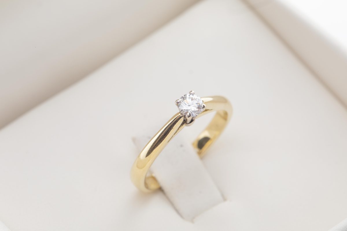 Anillo de compromiso con diamante 0.19Ct