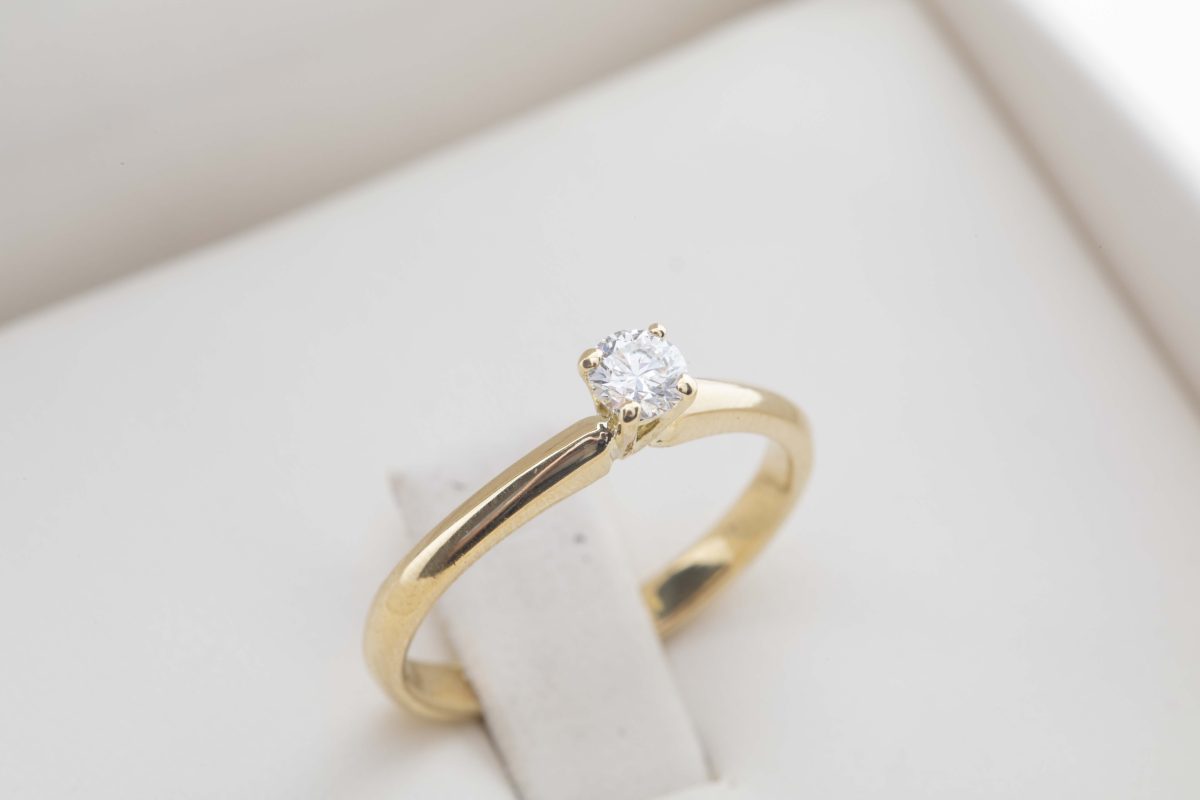 Anillo de compromiso con diamante 0.18Ct