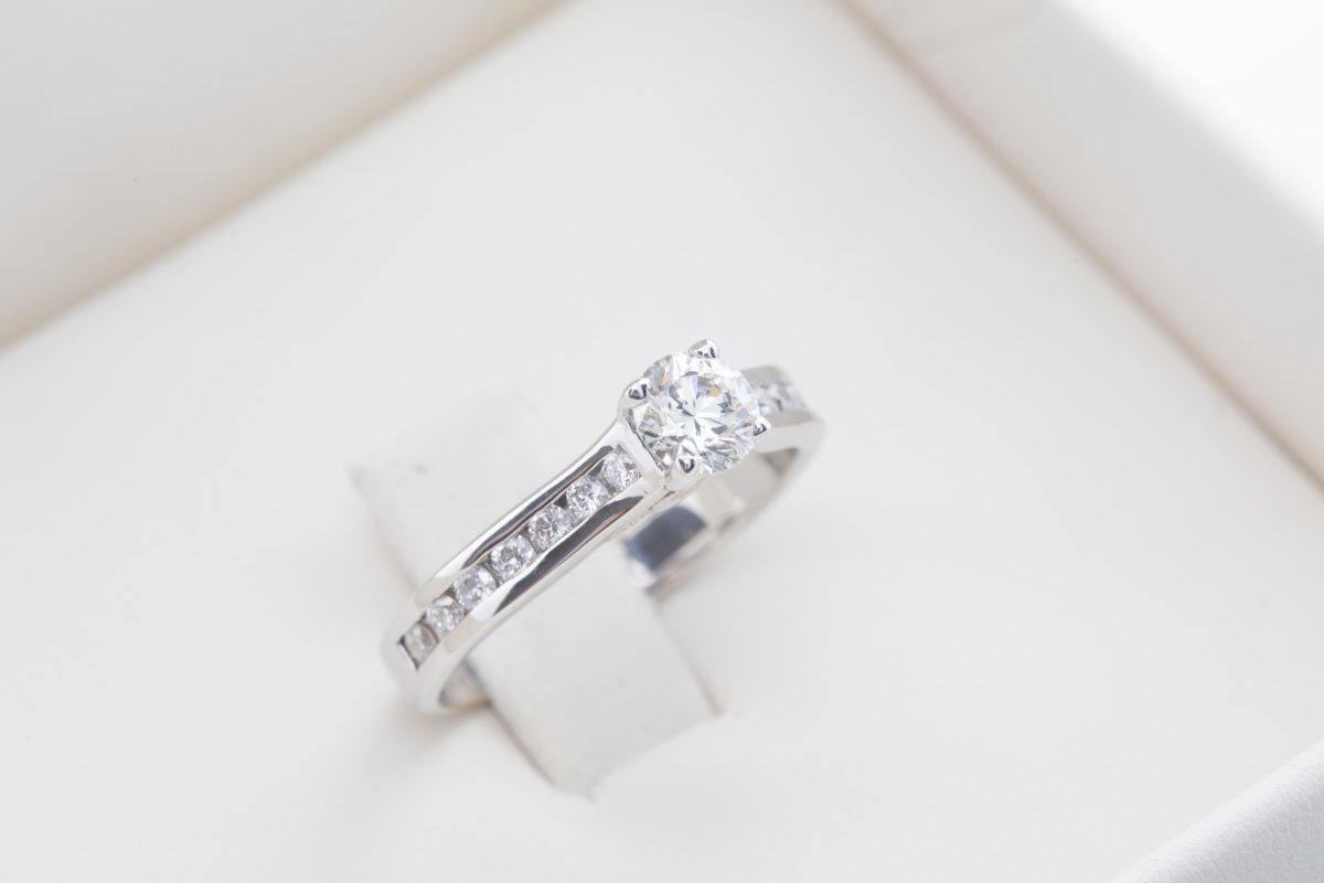 Anillo de compromiso Daniela con diamante 0.42Ct