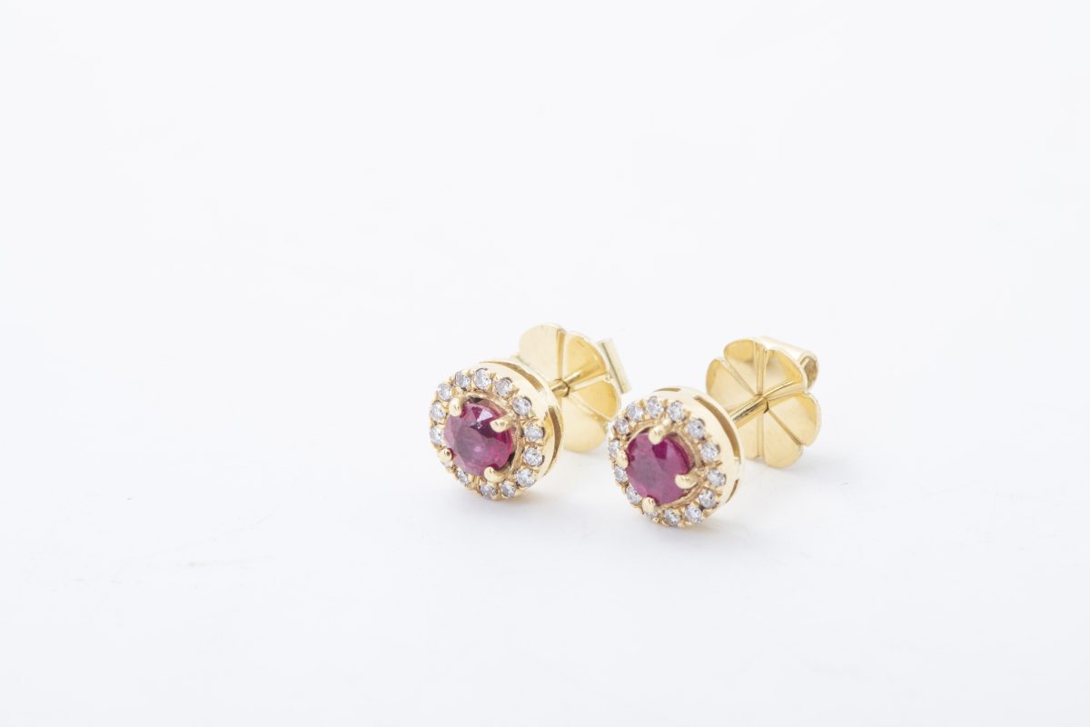 Aretes con rubís y diamantes