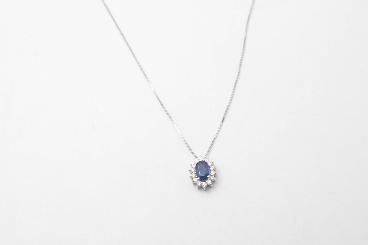 COLLAR CON BRILLANTES Y ZAFIROS