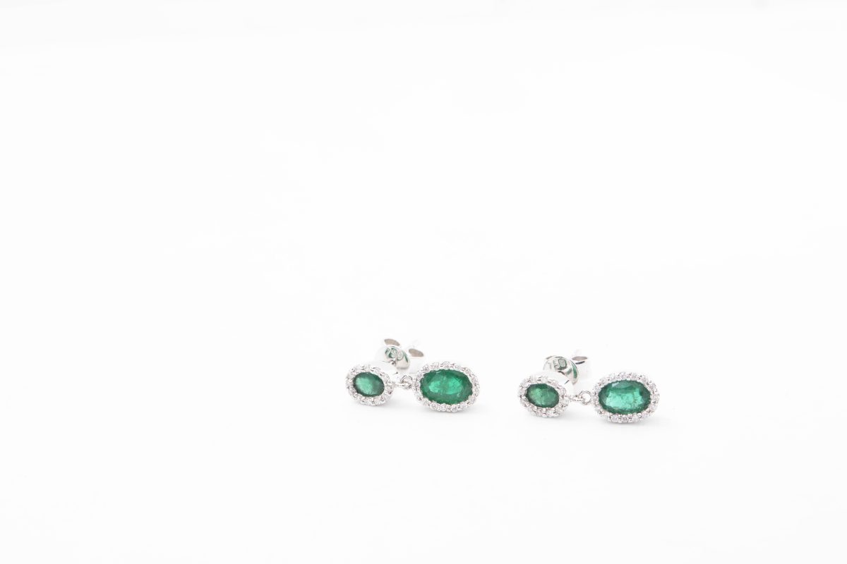ARETES CON BRILLANTES Y ESMERALDAS