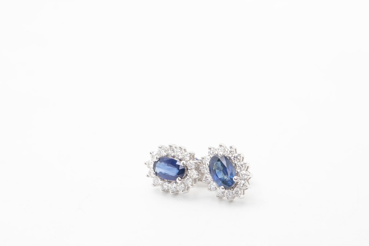 ARETES CON BRILLANTES Y ZAFIROS