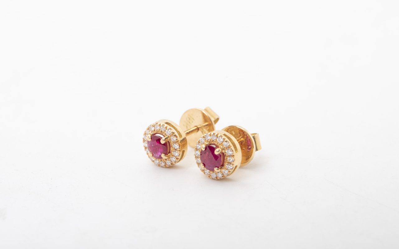 ARETES CON BRILLANTES Y RUBIES