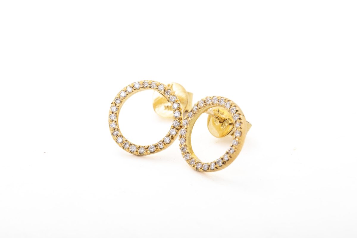Aretes círculos con diamantes