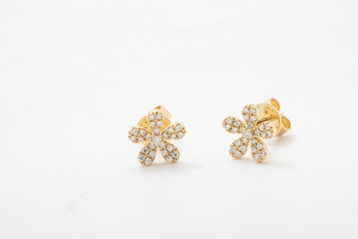 Aretes de flor con diamantes