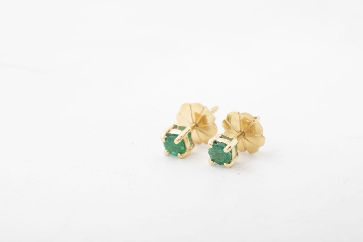 Aretes con esmeraldas