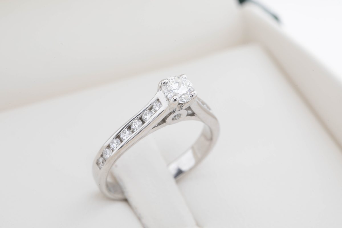 Anillo de compromiso con diamante 0.36Ct