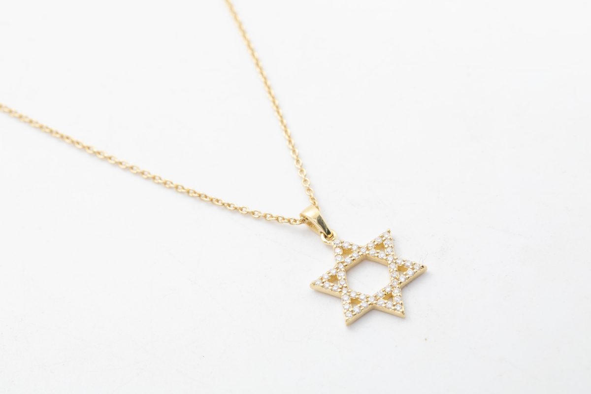 Collar estrella de David con diamantes