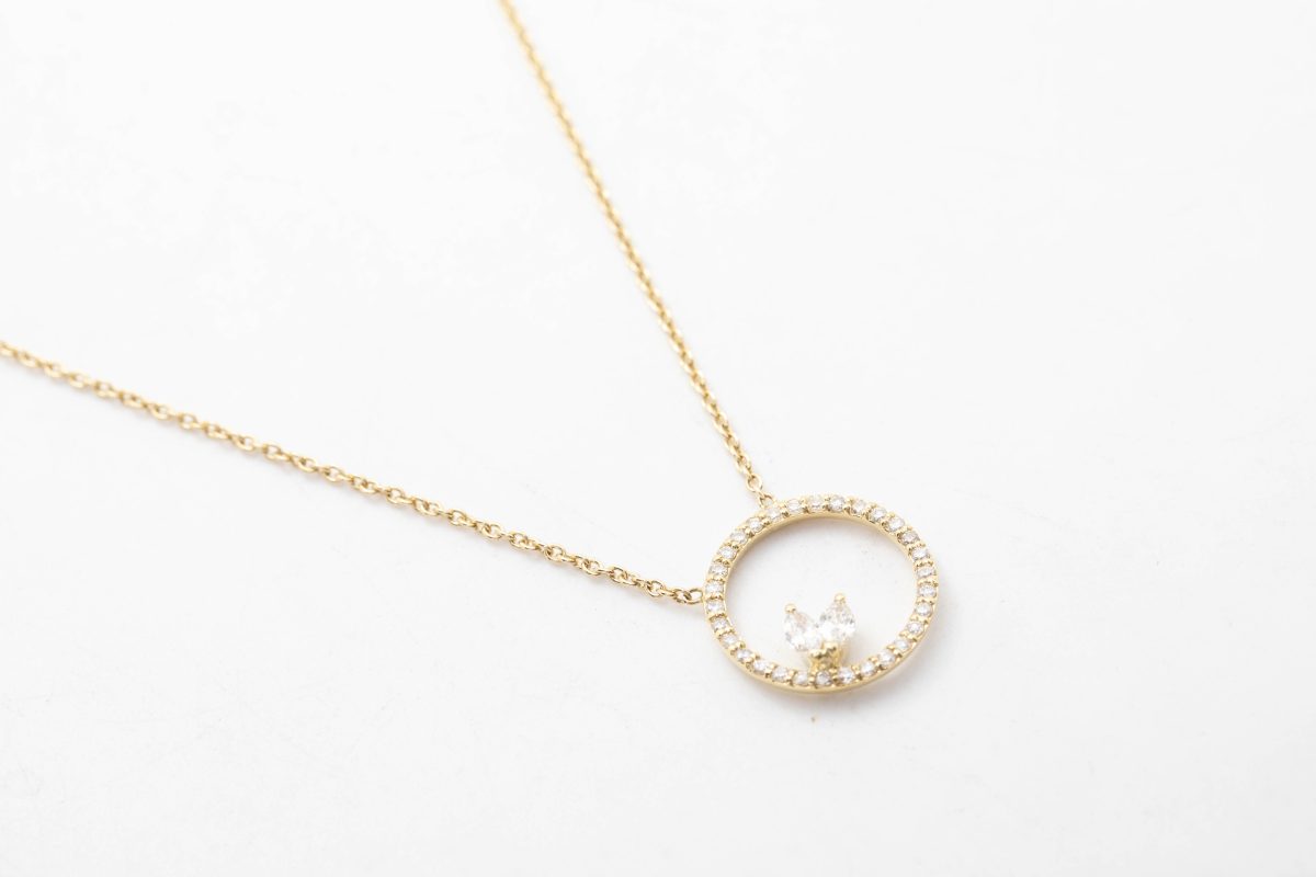 Collar círculo con diamantes