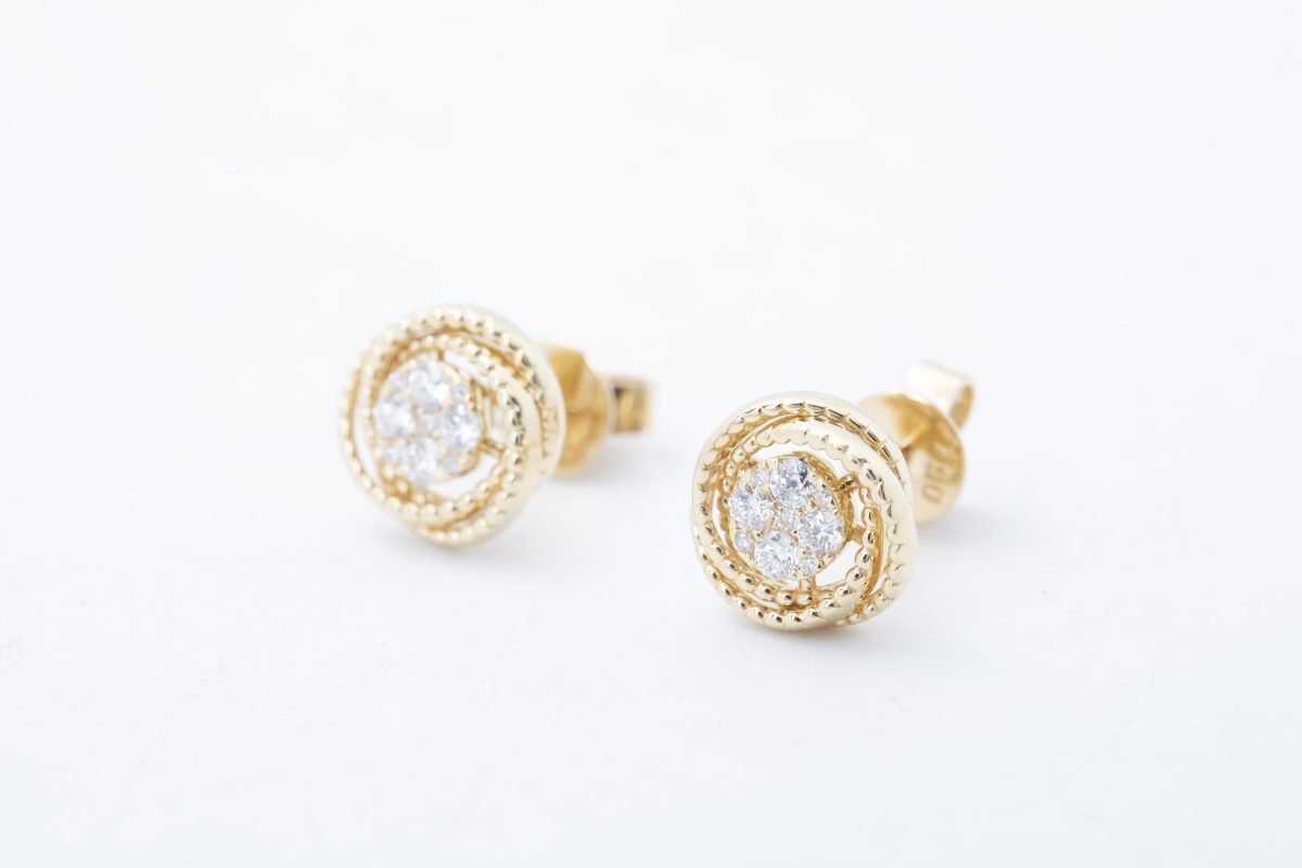 Aretes círculos con diamantes