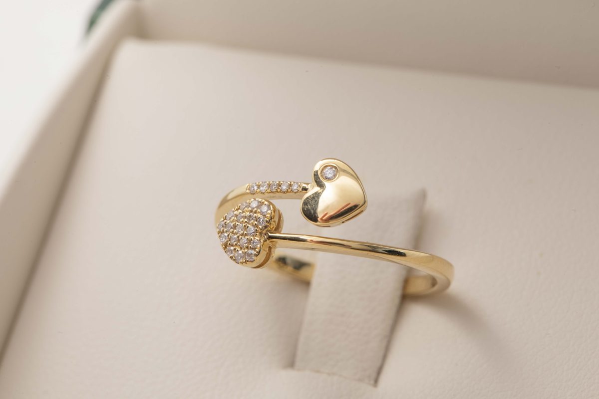 Anillo corazones cruzados