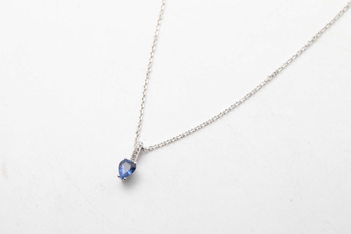COLLAR CON ZAFIRO Y BRILLANTES