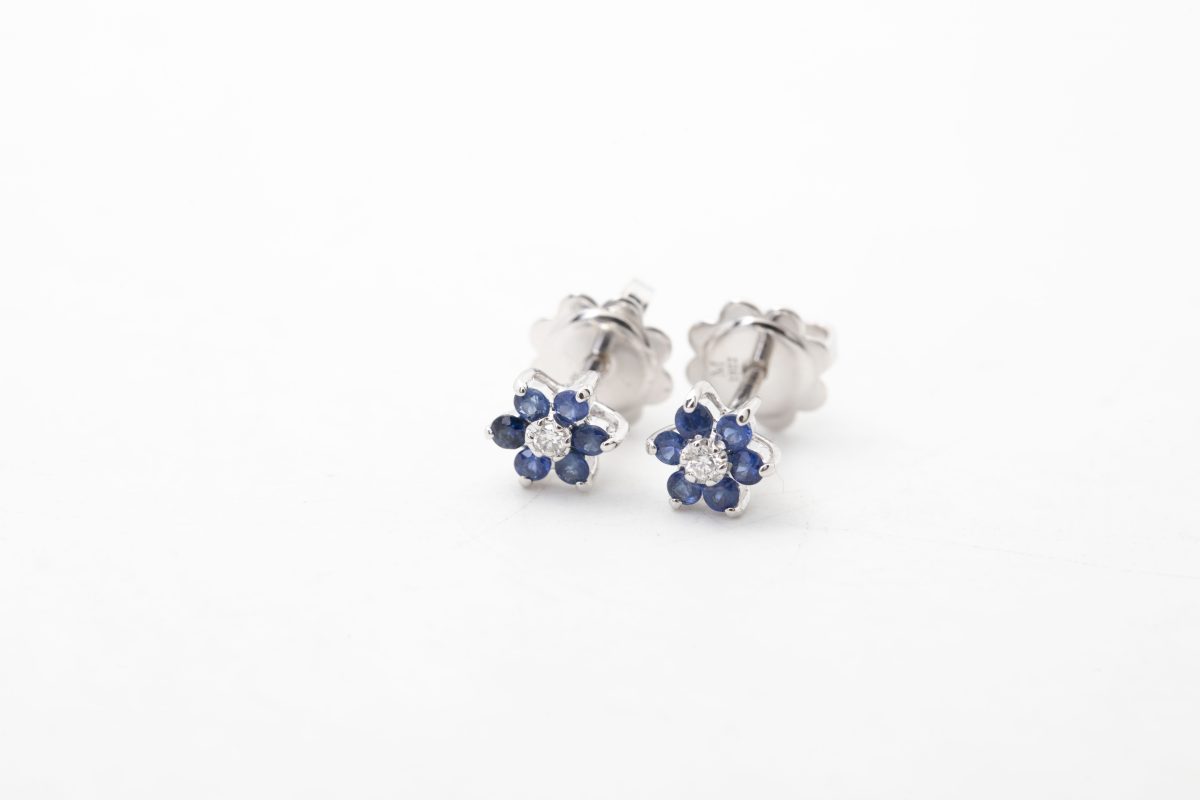 ARETES CON BRILLANTES Y ZAFIROS