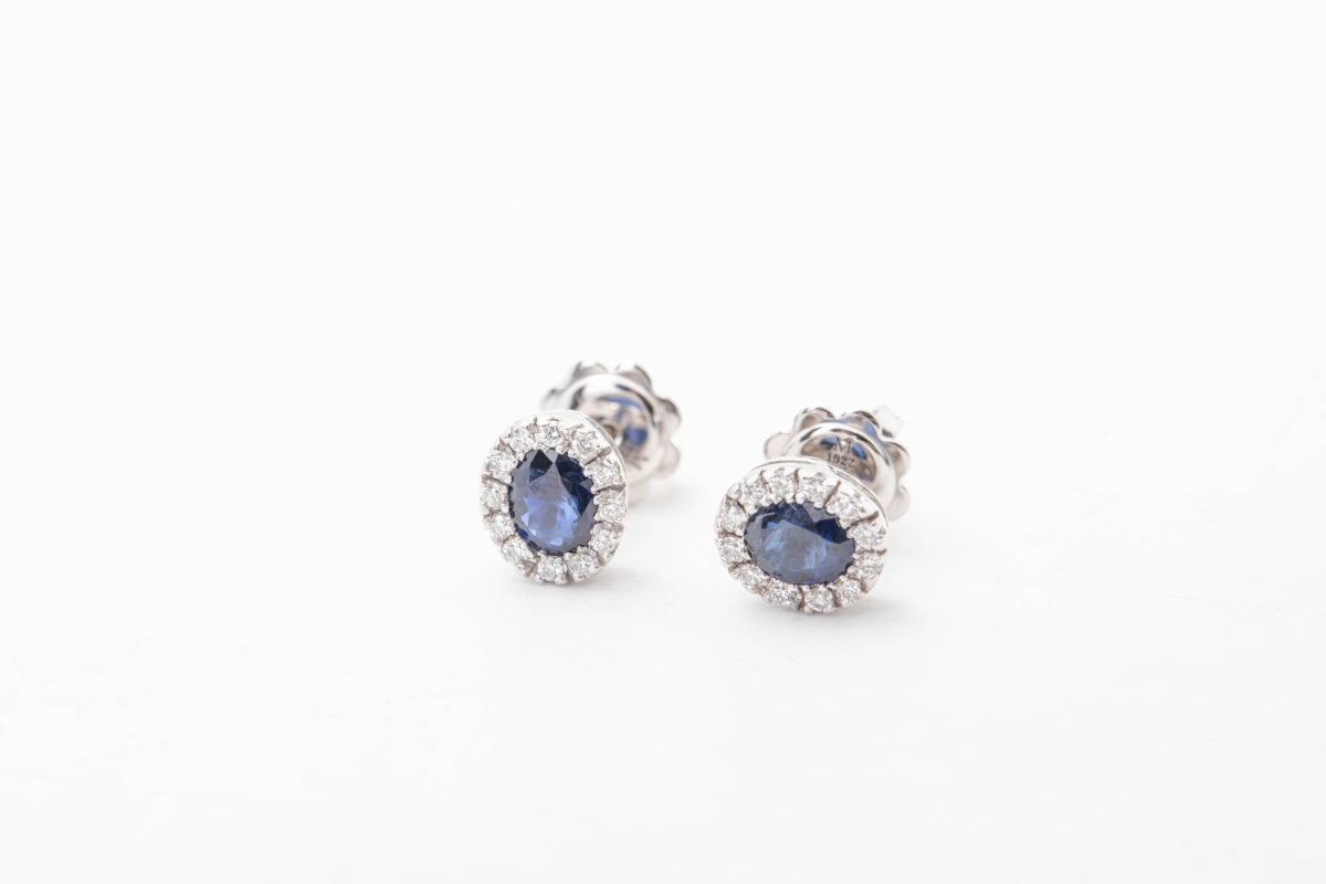 ARETES CON BRILLANTES Y ZAFIROS
