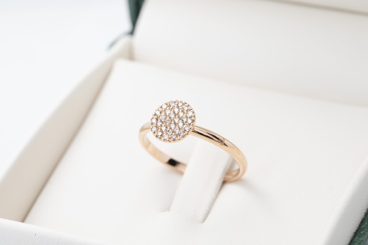 Anillo Moraglione círculo con diamantes