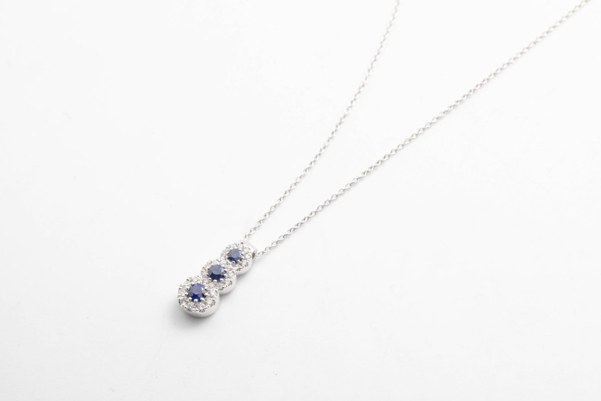COLLAR CON BRILLANTES Y ZAFIROS