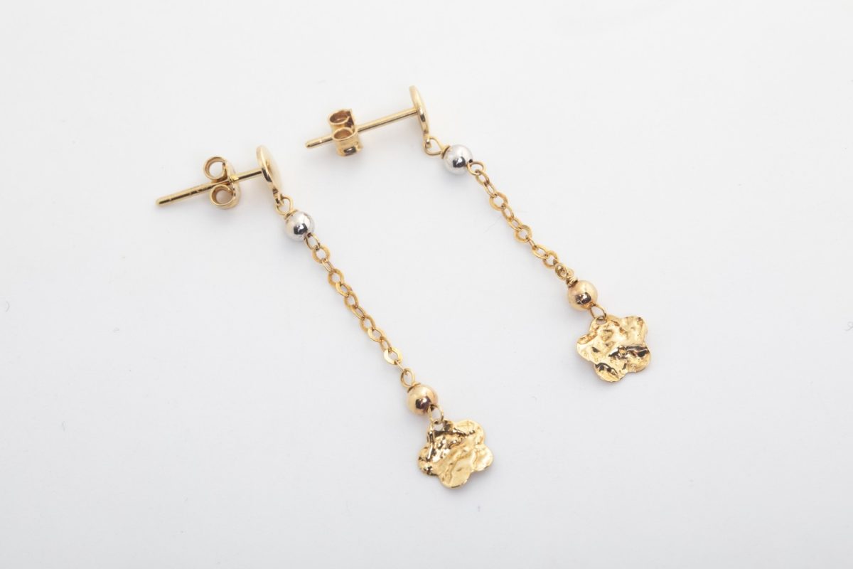 Par de aretes flores