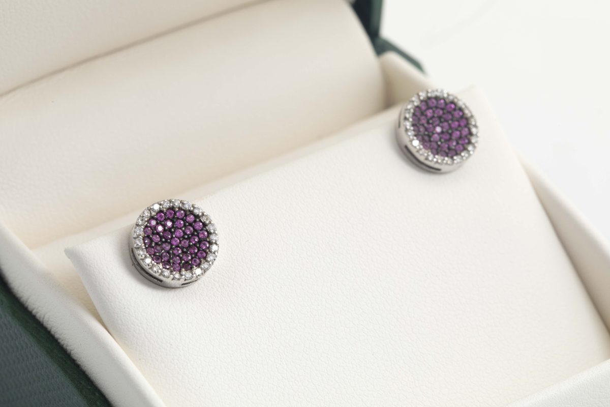 Aretes con brillantes y zafiros rosados