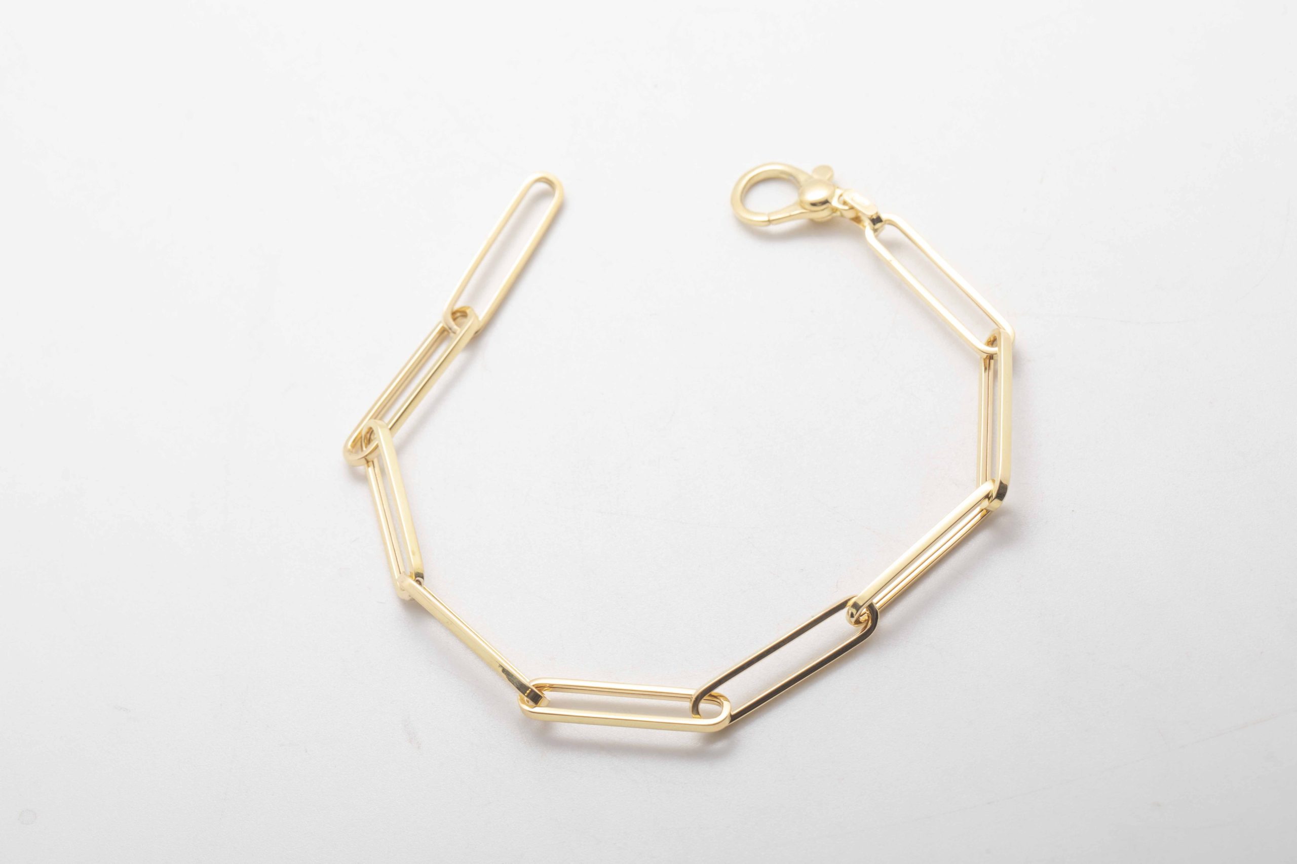 Pulsera con eslabones