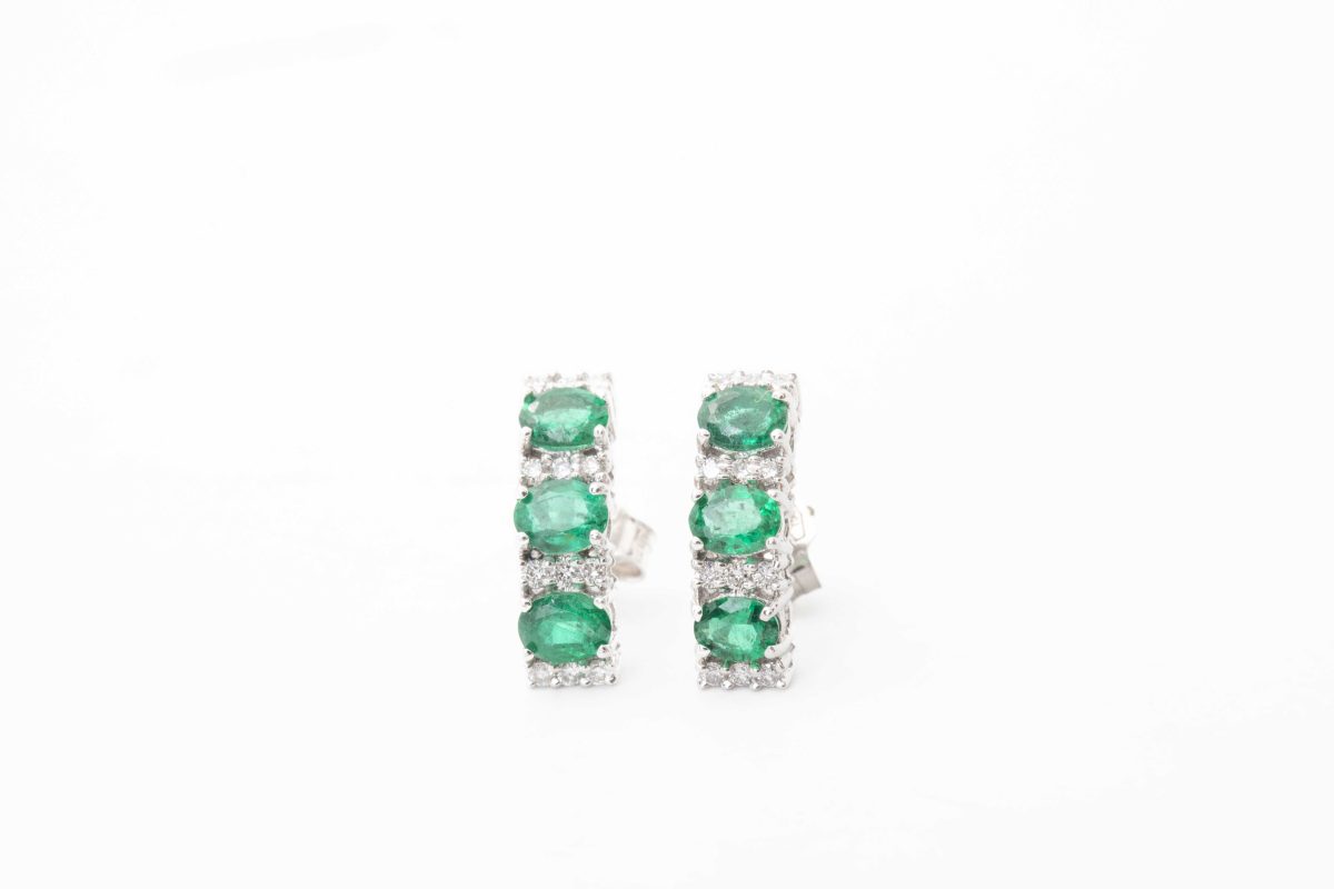 Aretes con esmeraldas y diamantes