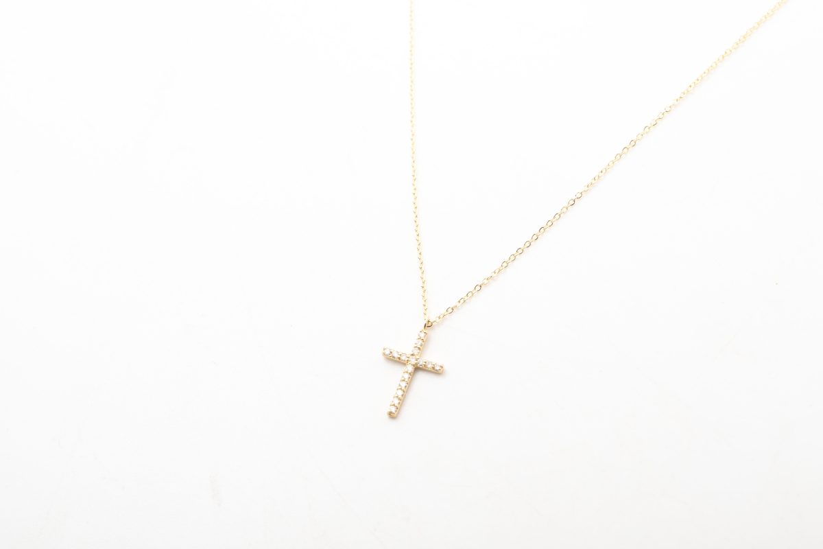 Collar cruz con diamantes