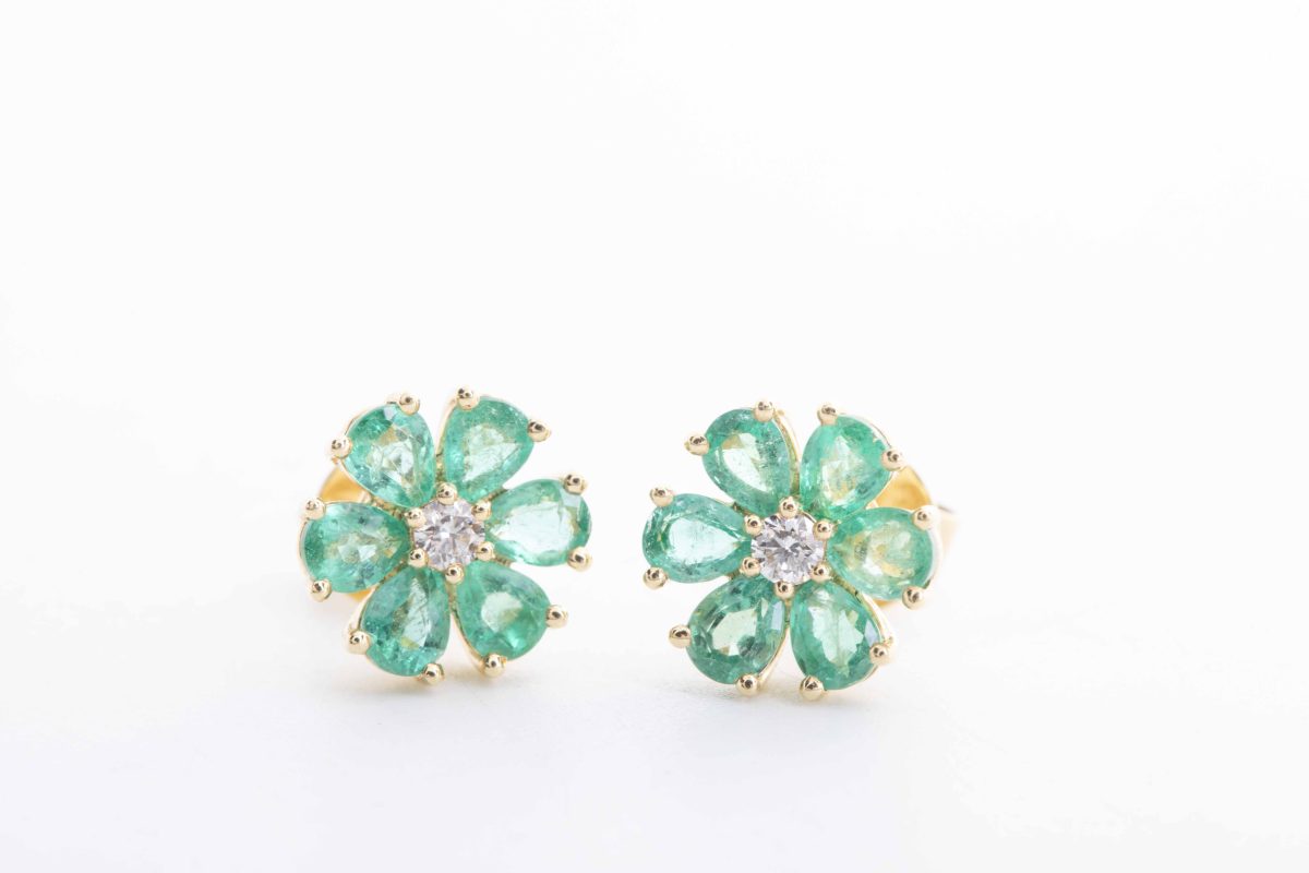 Aretes con esmeraldas y diamantes