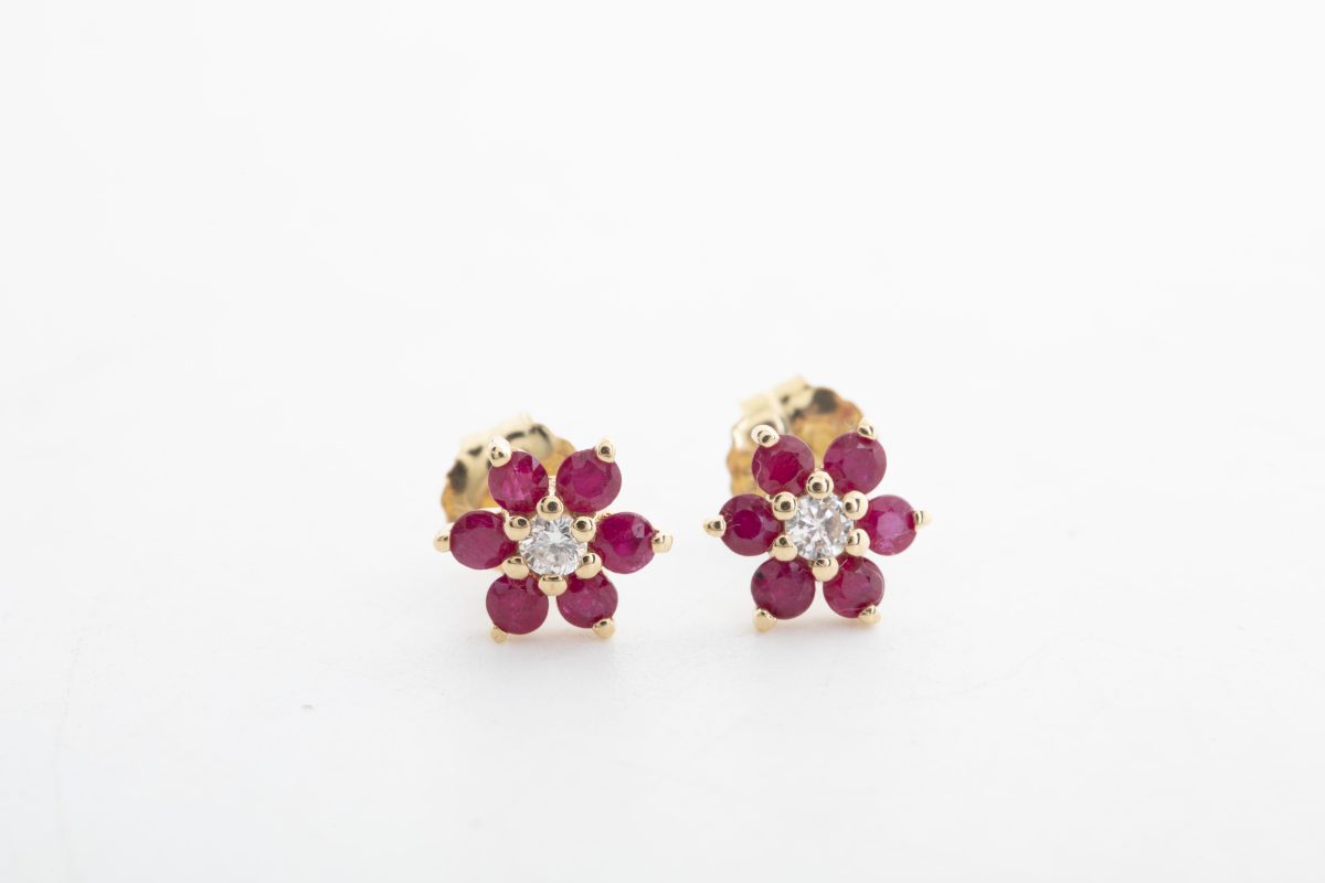 Aretes flor con zafiros