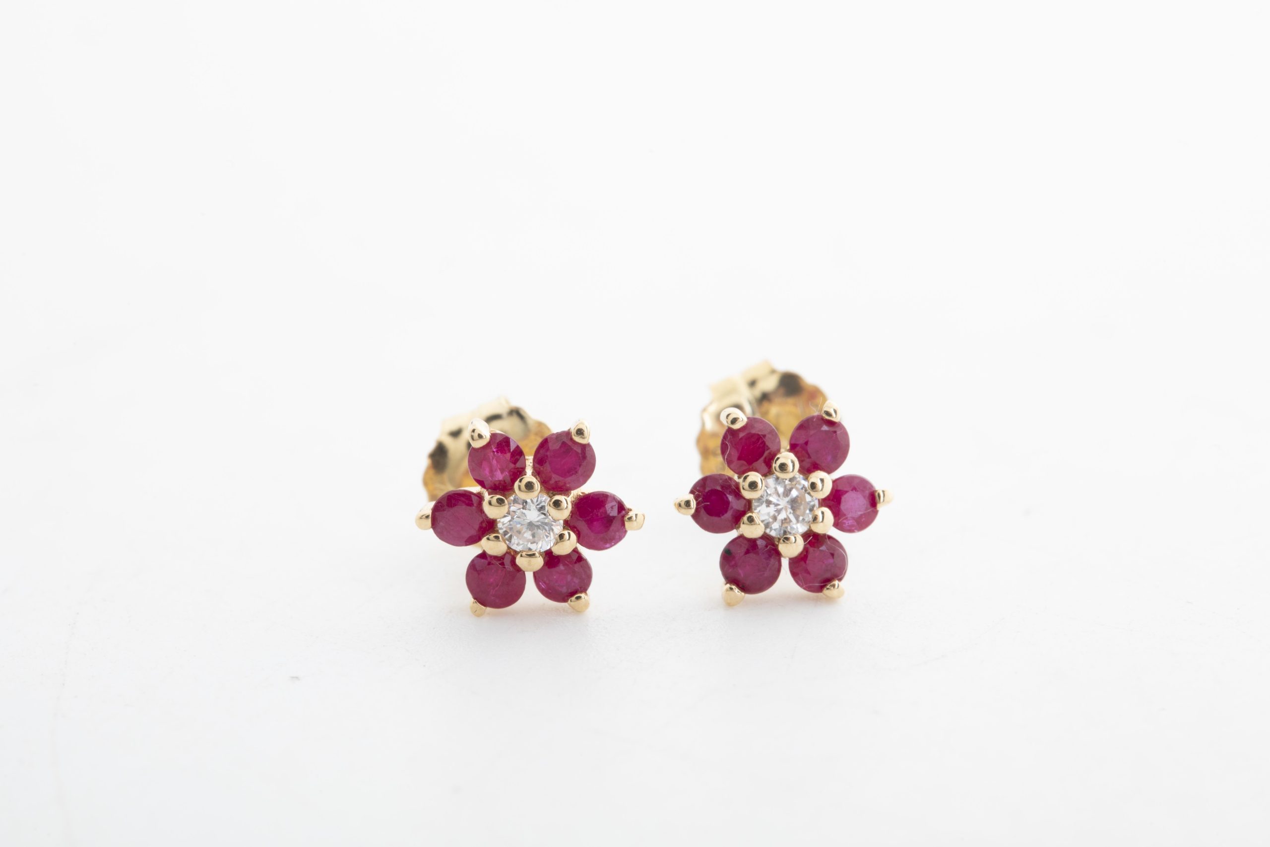 Aretes flor con zafiros