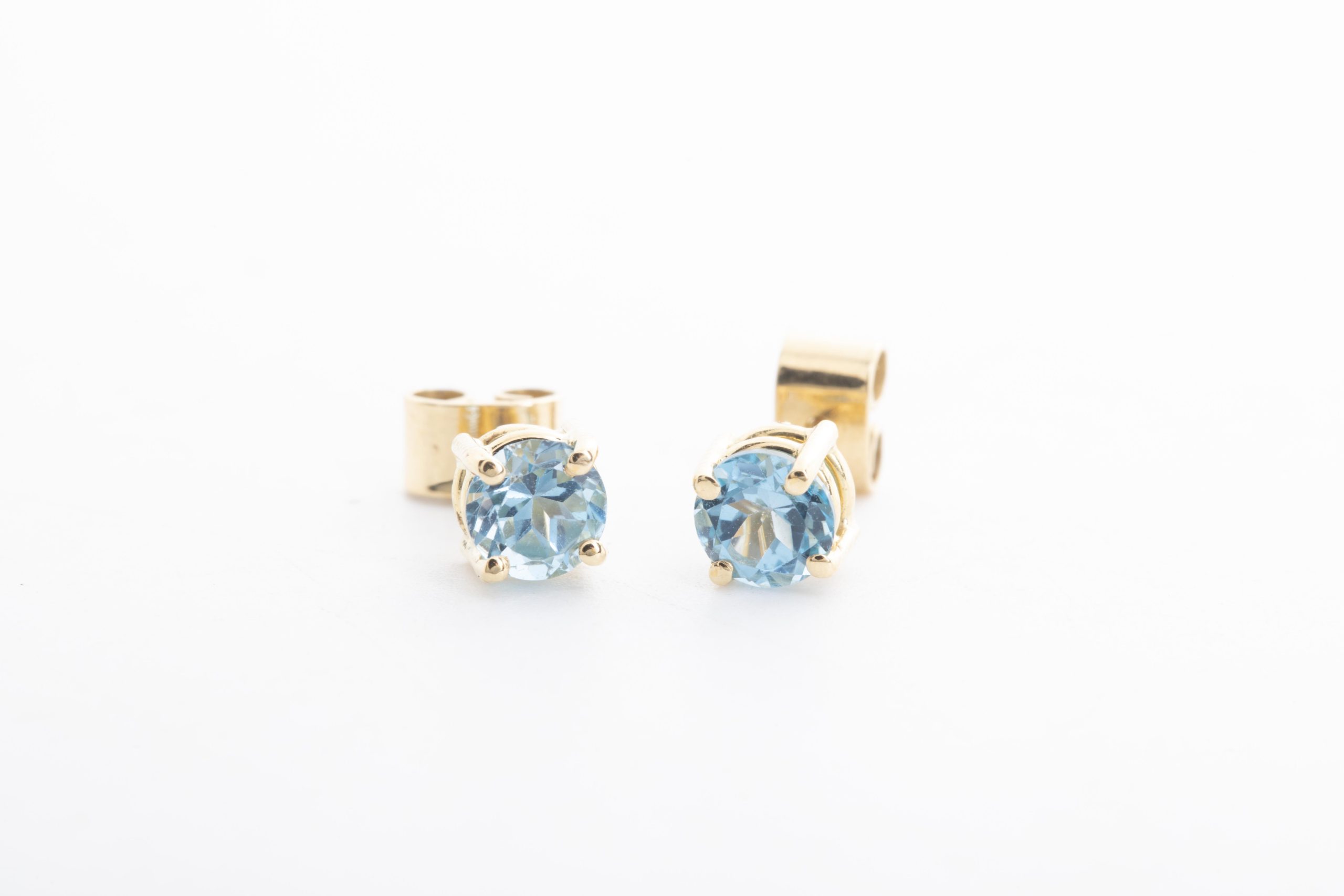 Aretes con topacios