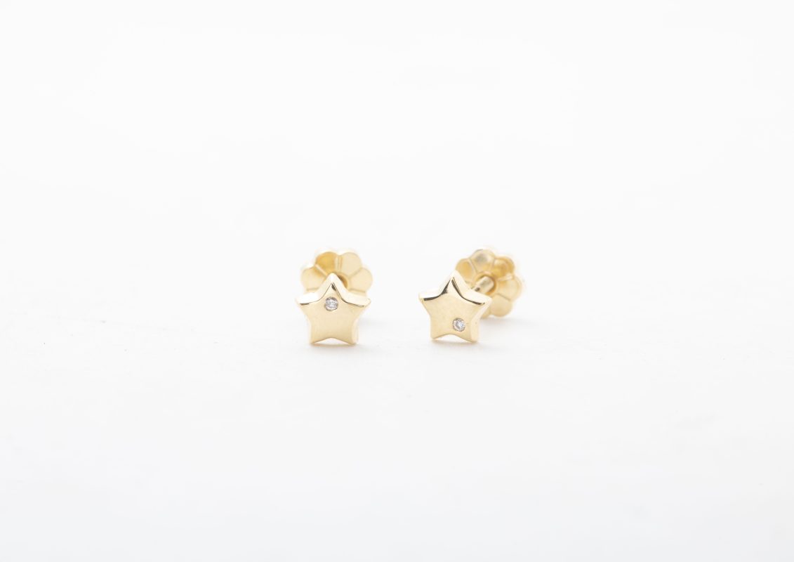 Aretes corazón con diamantes