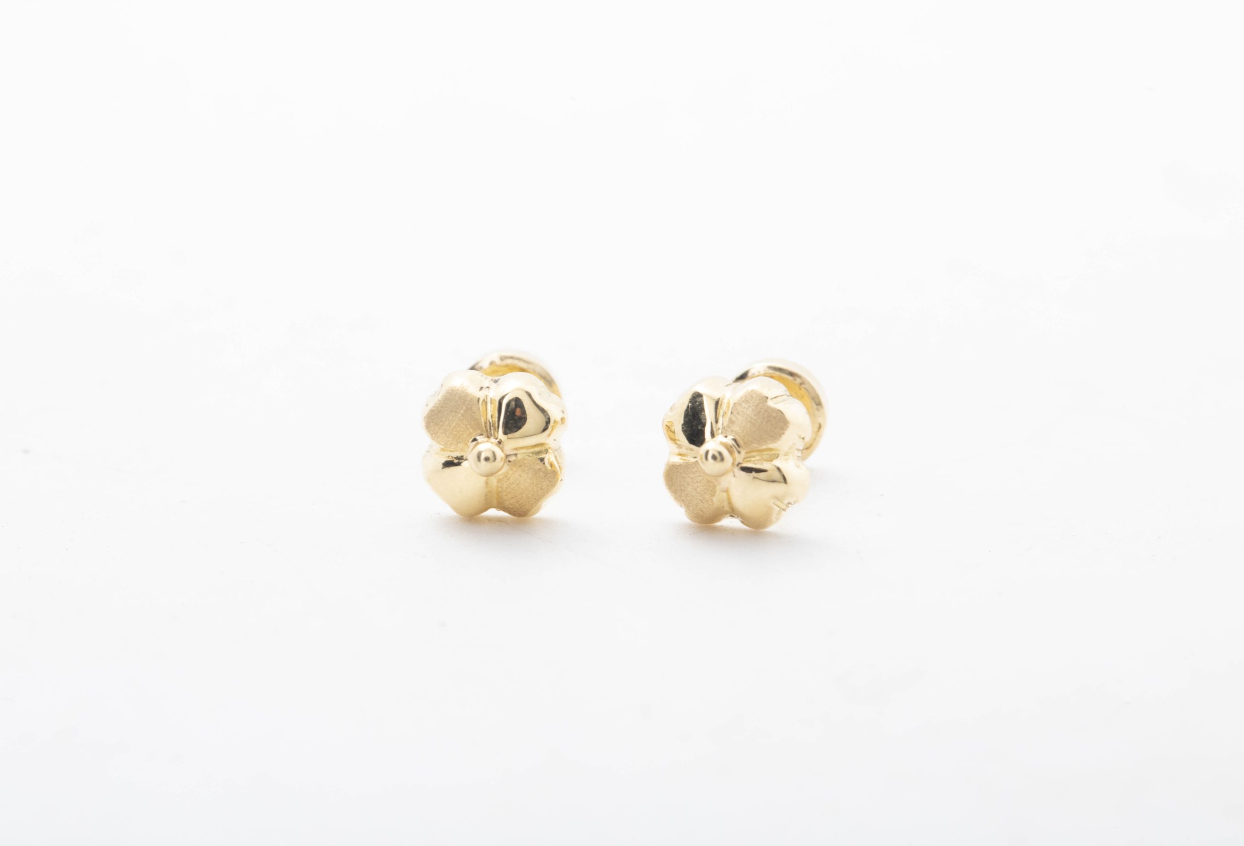 Aretes flor para bebé