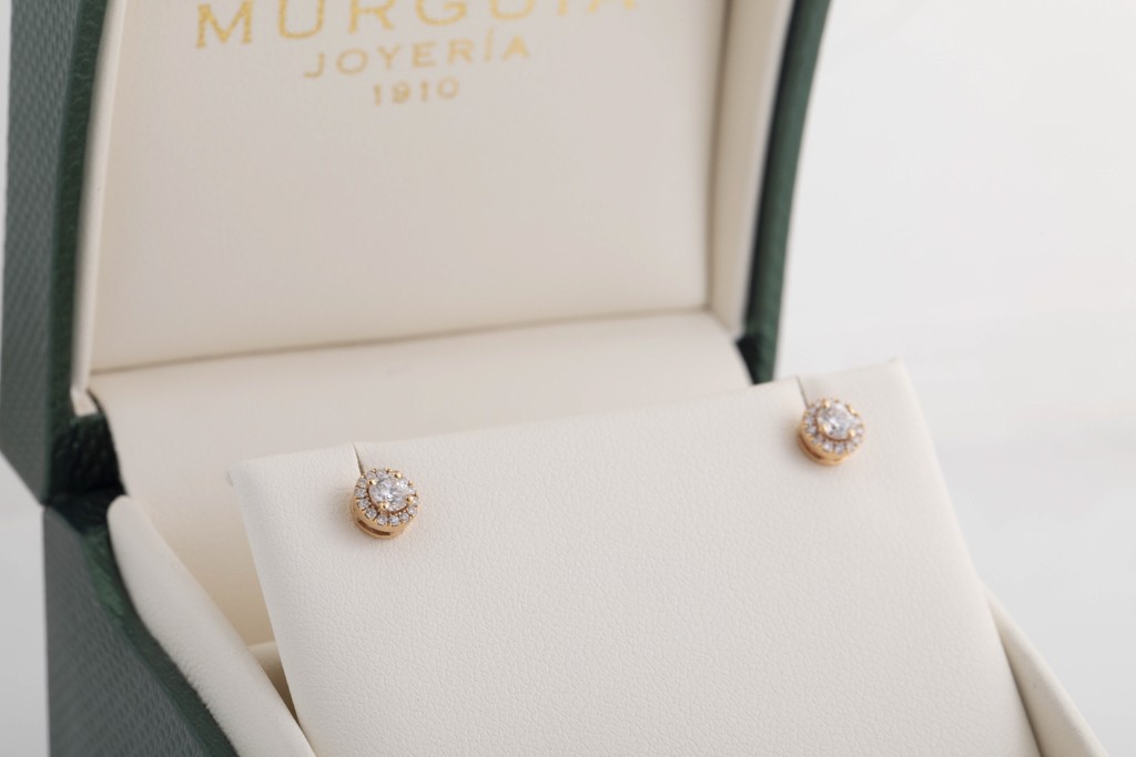 Aretes en oro amarillo de 18Kt con diamantes