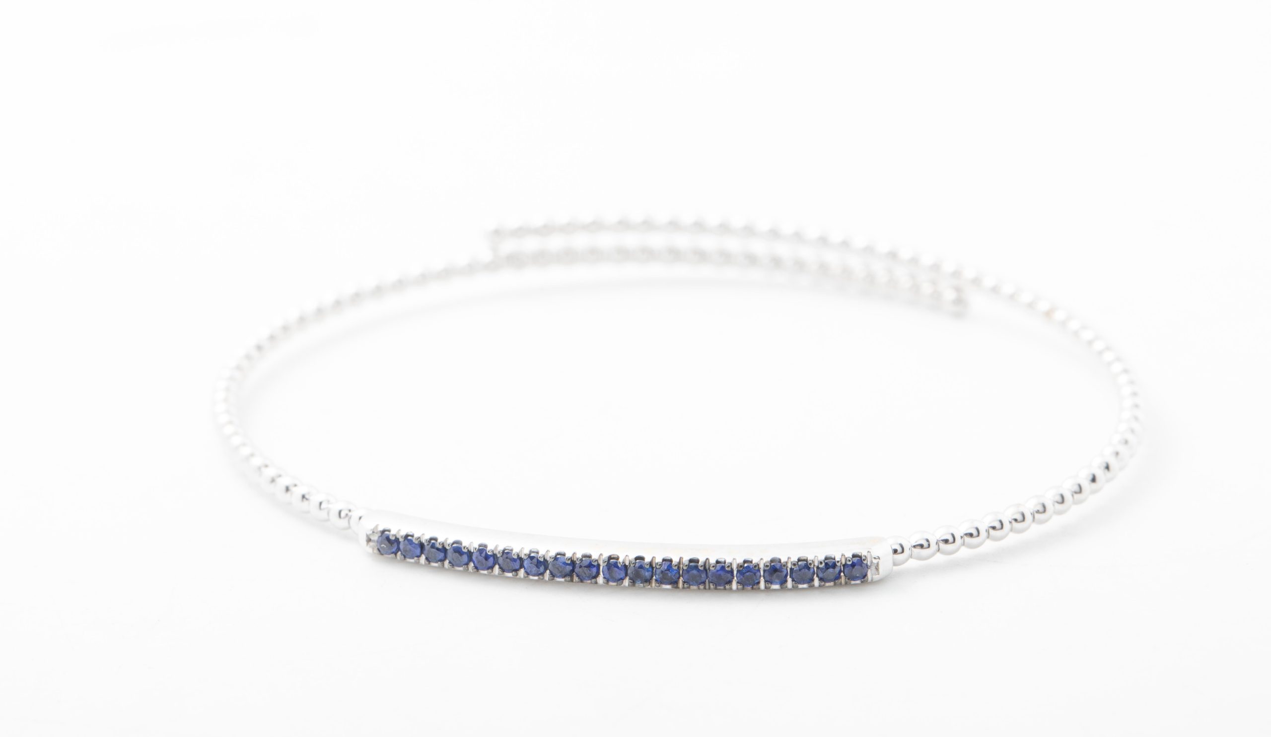 Pulsera con zafiros en oro blanco