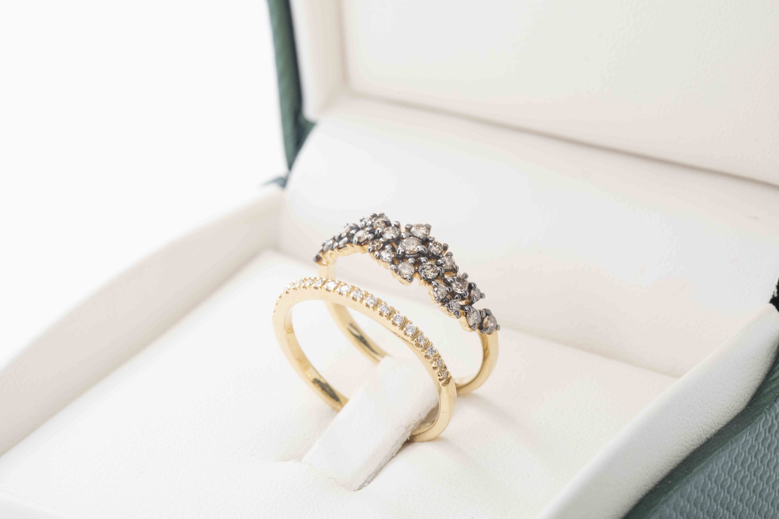 Anillo Moraglione con diamantes marrones